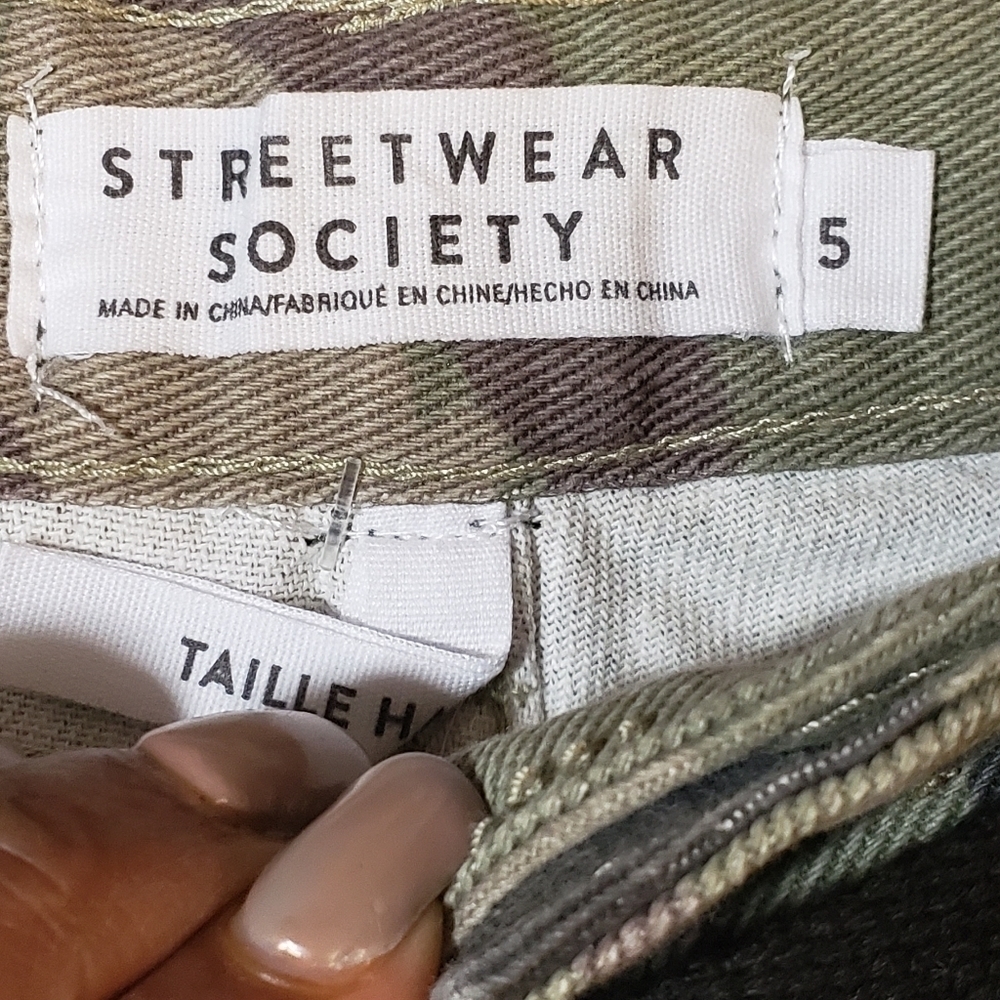 STREETWEAR Society Camo Cutoff Jean Shorts - Picture 7 of 8